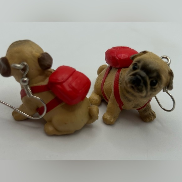 Pug Dog with red backpack Dangle earrings - Picture 1 of 2